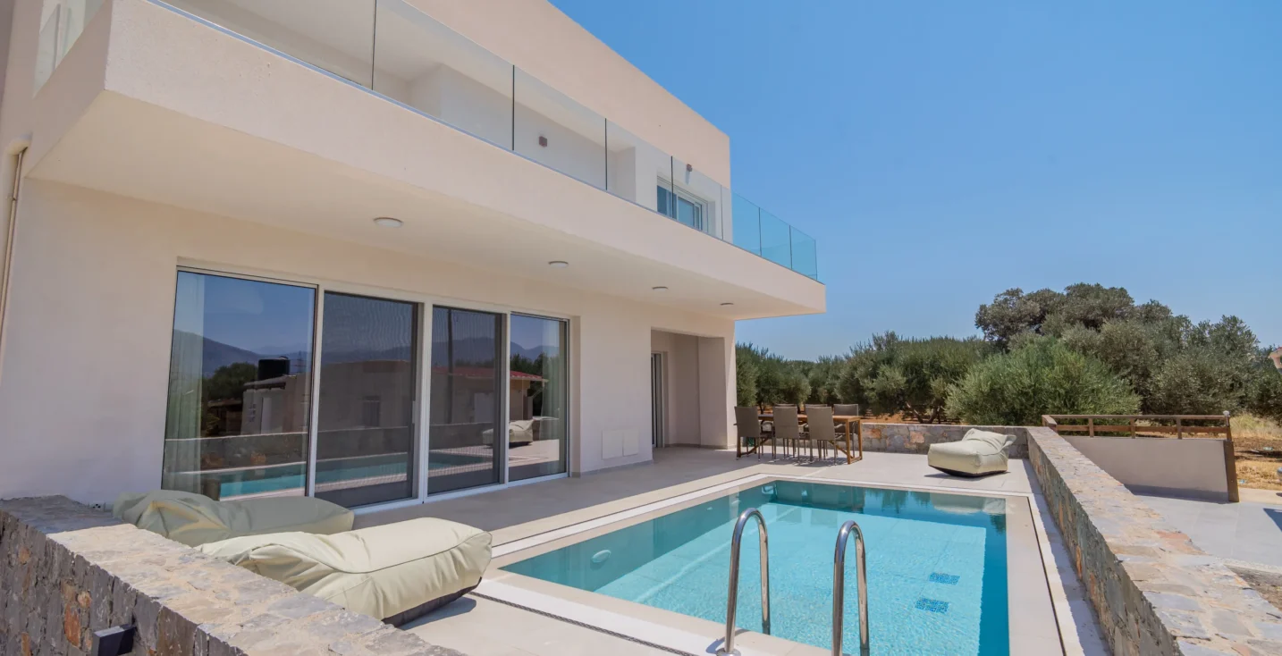 Gaia Villa: A three-bedroom private villa with pool, sea and mountain views, accommodating up to six guests near Heraklion.