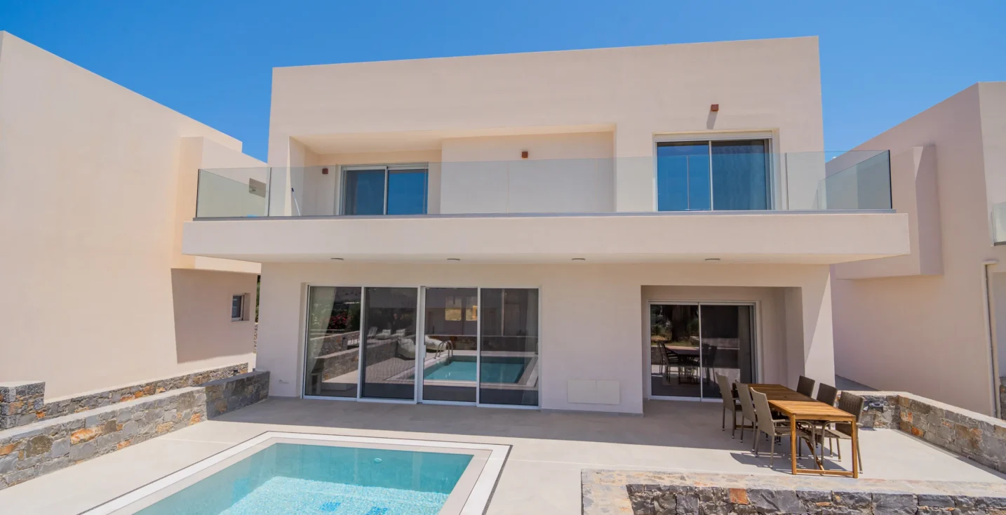 Helios Villa: A three-bedroom private villa with pool, sea and mountain views, accommodating up to six guests near Heraklion.
