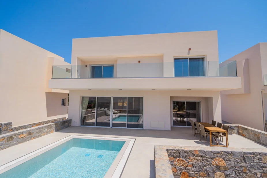 Helios Villa: A three-bedroom private villa with pool, sea and mountain views, accommodating up to six guests near Heraklion.